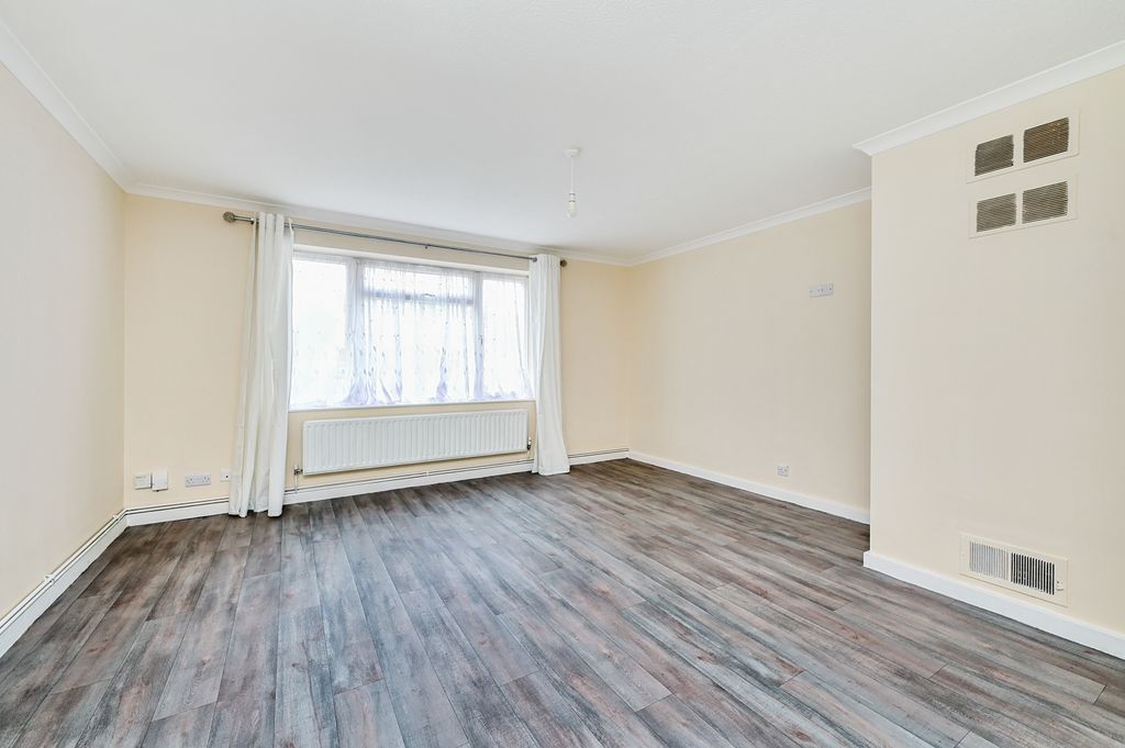 Property photo 2 of 8 Photo 2