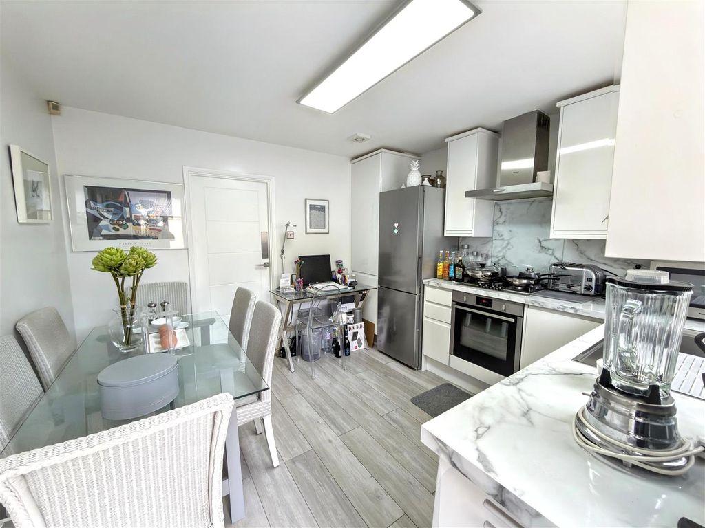 Property photo 3 of 14 Kitchen Diner