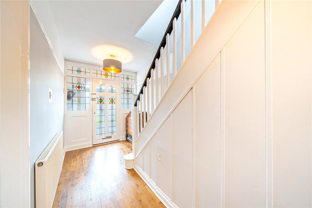 Property photo 2 of 33 Picture No. 35