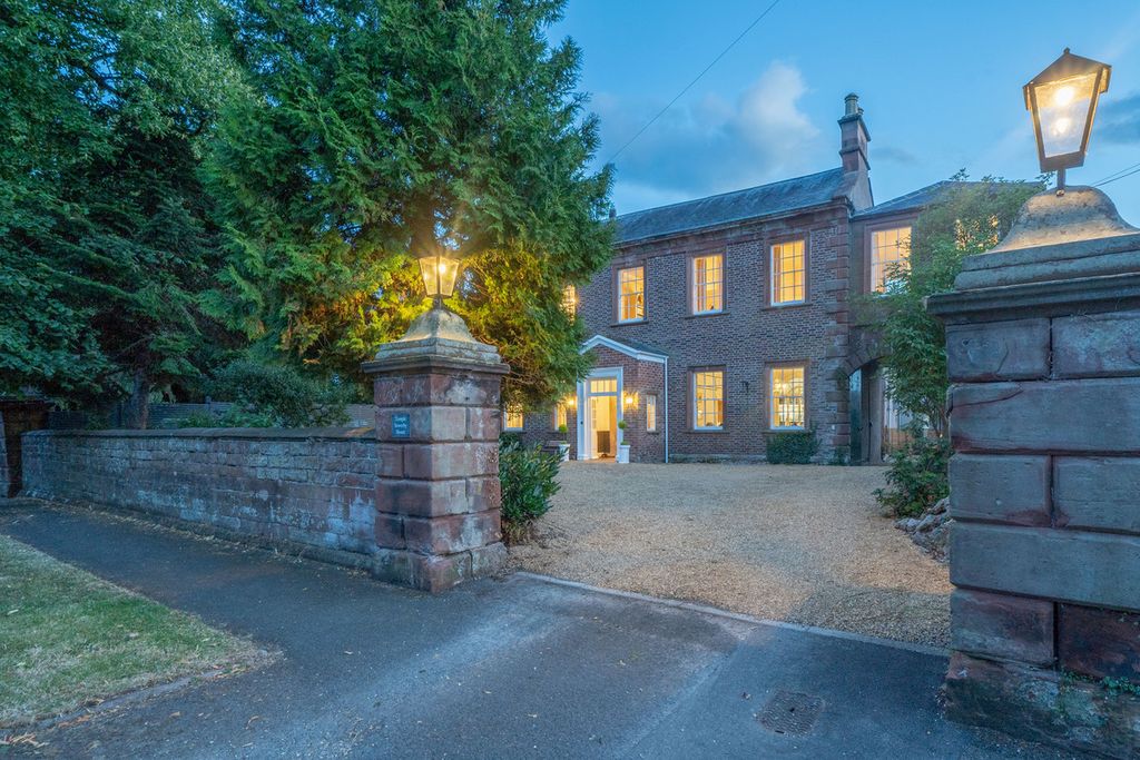Property photo 1 of 42