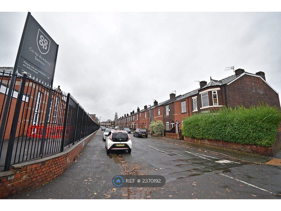 Property photo 2 of 11 Street Parking