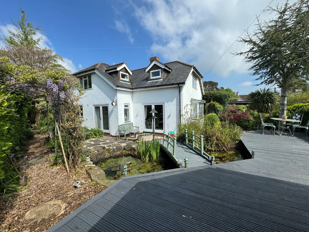 Property photo 1 of 32