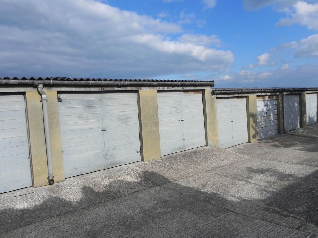 Property photo 1 of 3