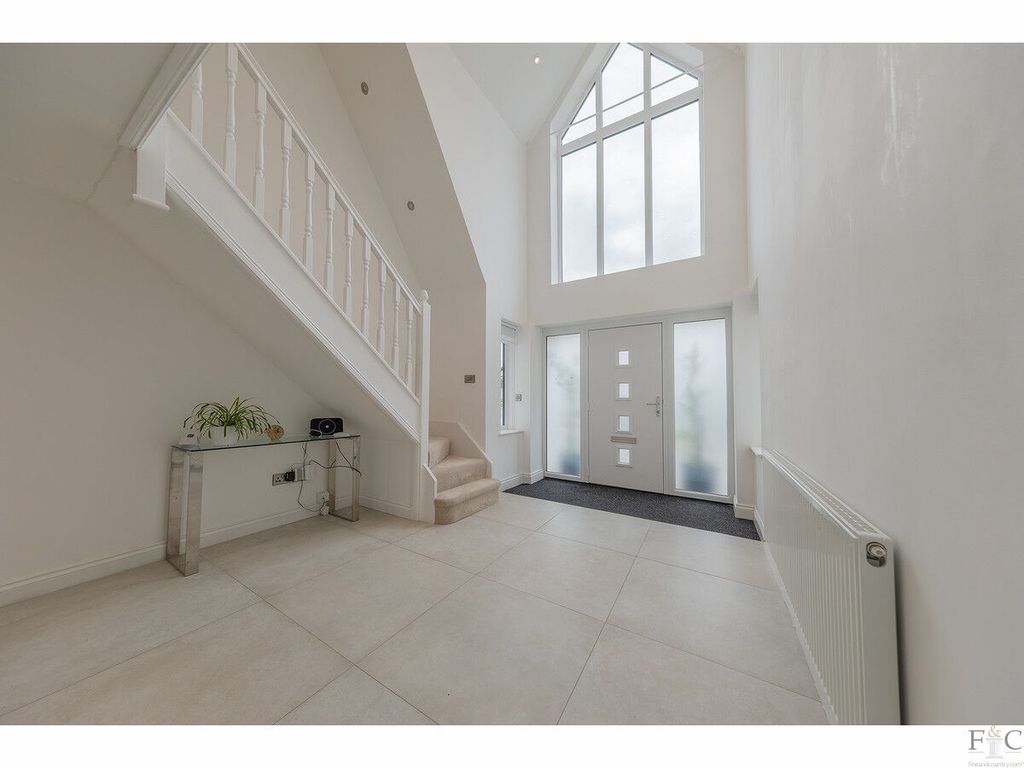 Property photo 3 of 49