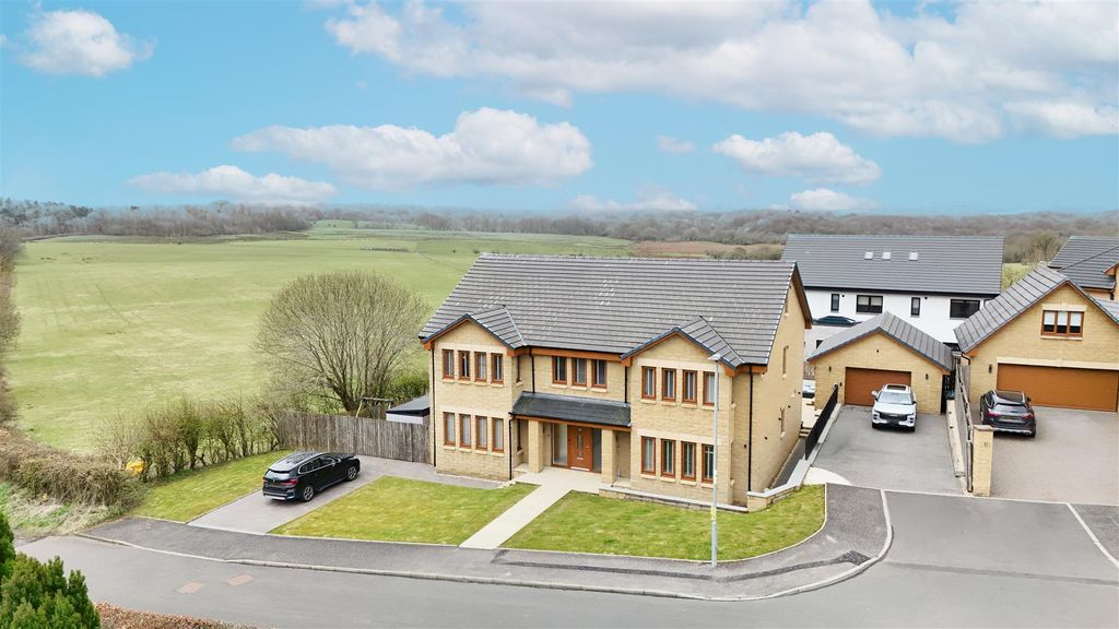 Property photo 1 of 47 Exterior