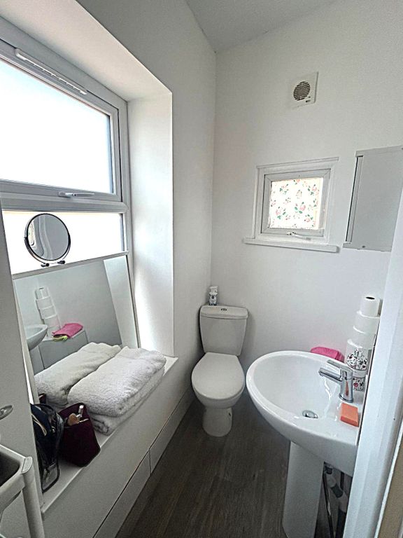 Property photo 3 of 3