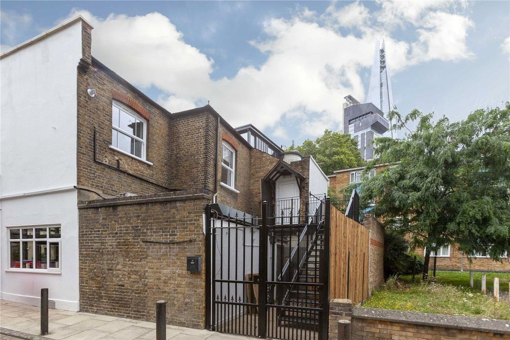 Property photo 2 of 19