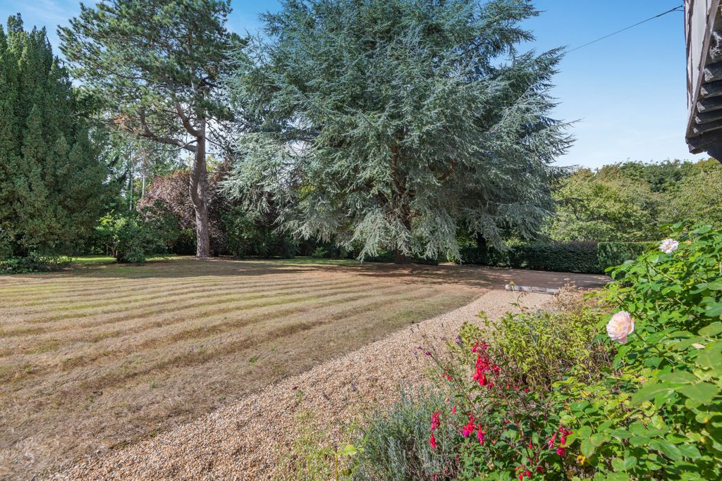Property photo 3 of 16 Grounds