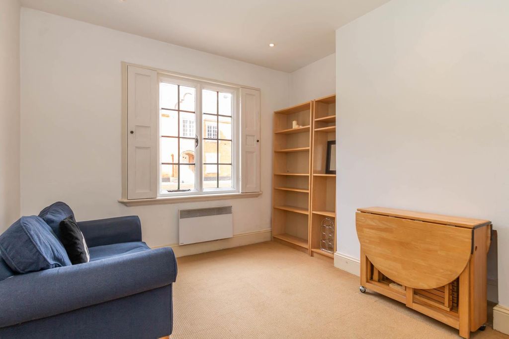 Property photo 2 of 9 Living Area