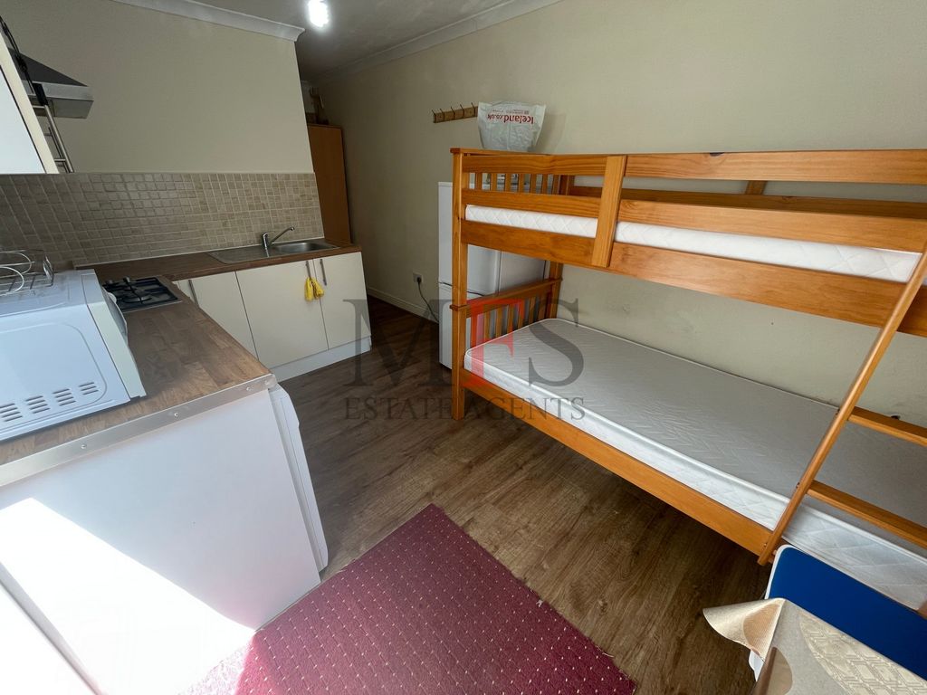 Property photo 3 of 5 Photo 7