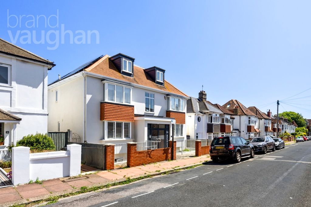 Property photo 2 of 17 Picture No. 16