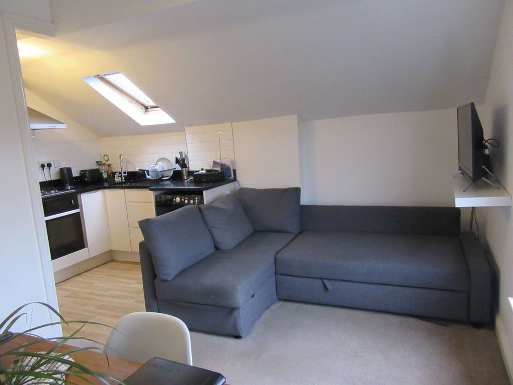 Property photo 2 of 7 Open Plan Lounge