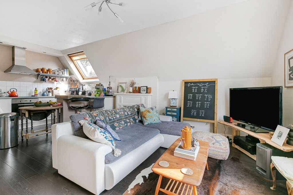Property photo 3 of 13 5_56065