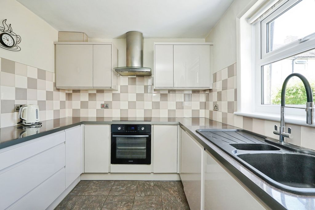 Property photo 3 of 25 Pbox-Img.Jpg