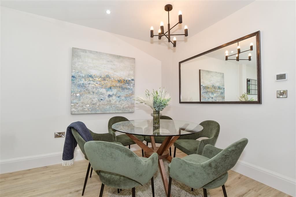 Property photo 3 of 15 Dining Area