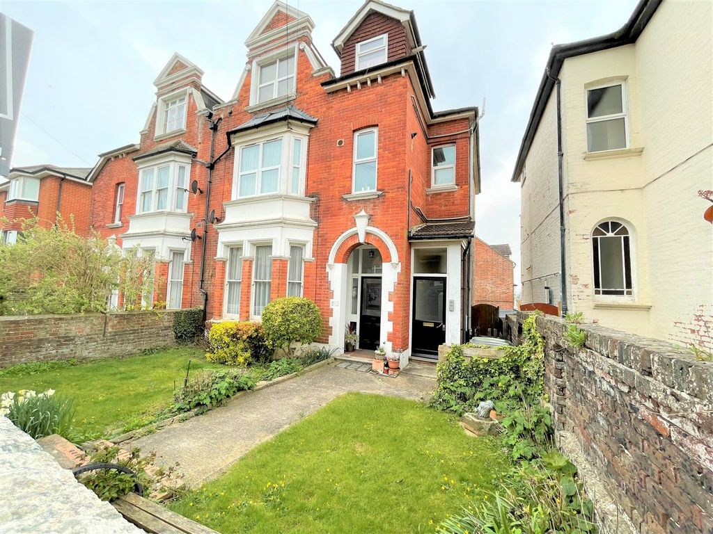 Property photo 1 of 9