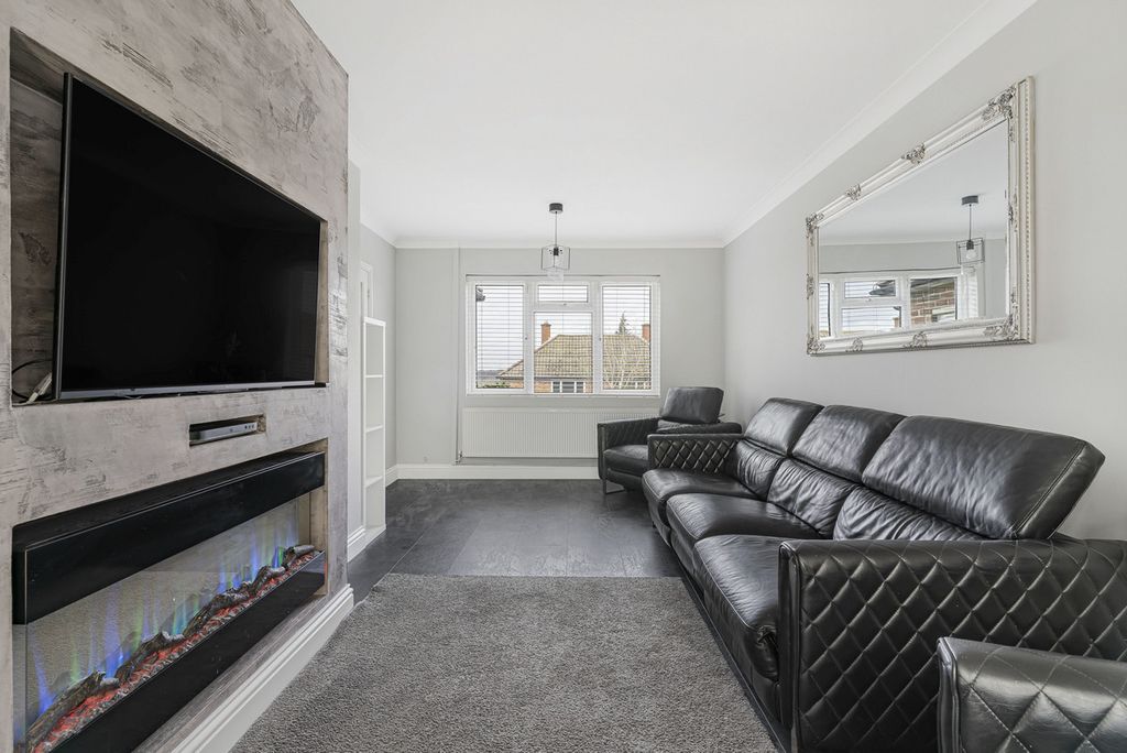 Property photo 3 of 23