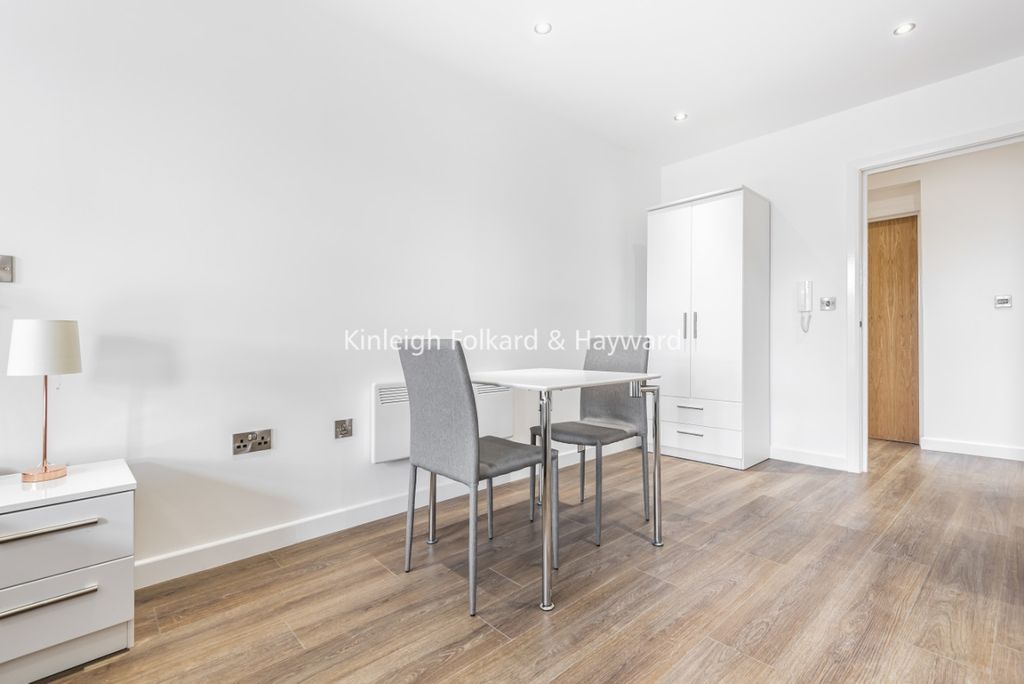 Property photo 3 of 7 Aa5cd6Cb-340A-41ee-8