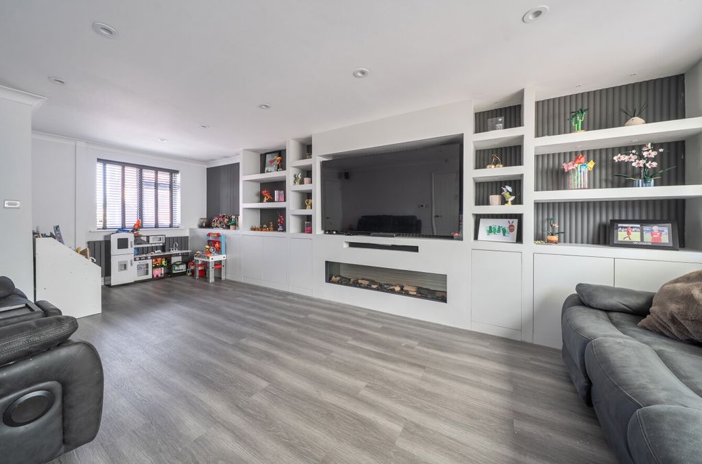 Property photo 3 of 23 1466398-10-6A1756...
