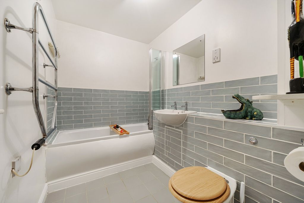 Property photo 3 of 18 1363756-7-68F8Bb2...