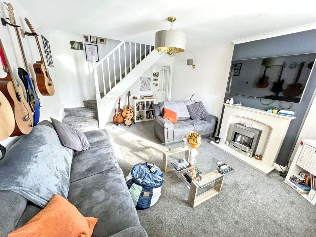 Property photo 3 of 11