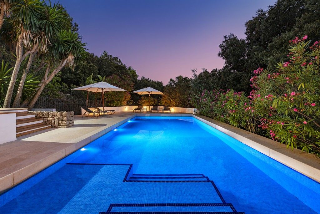 Property photo 3 of 20 Ns Pool