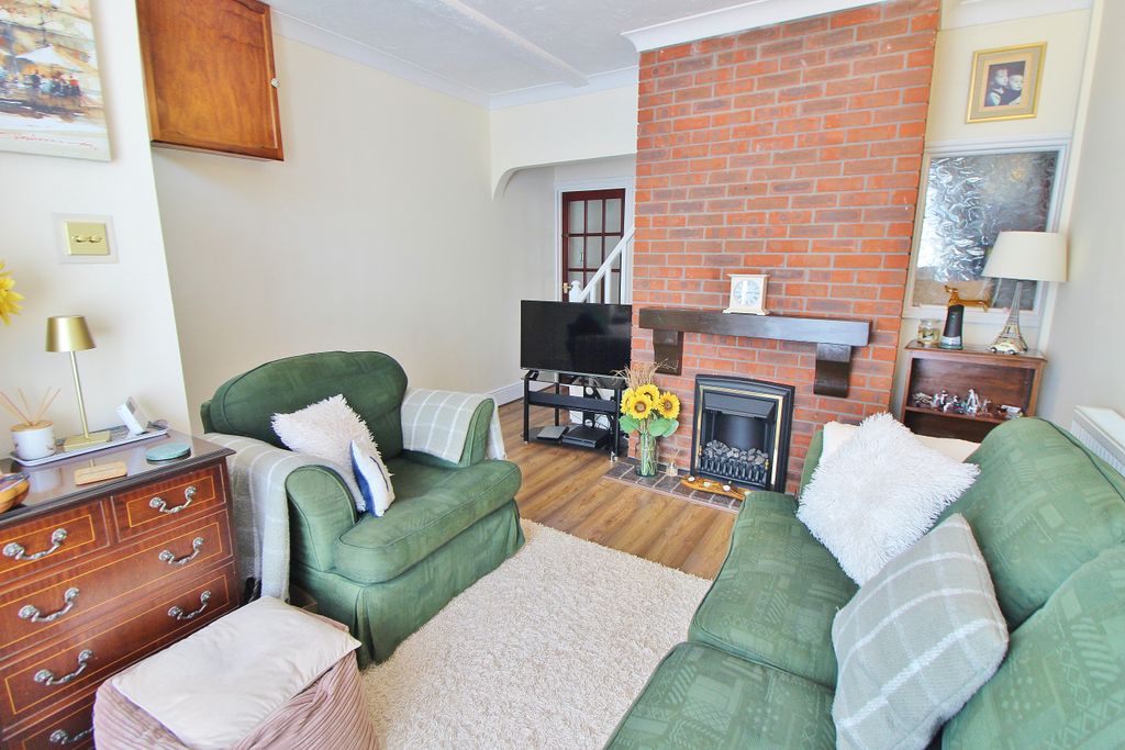 Property photo 2 of 18