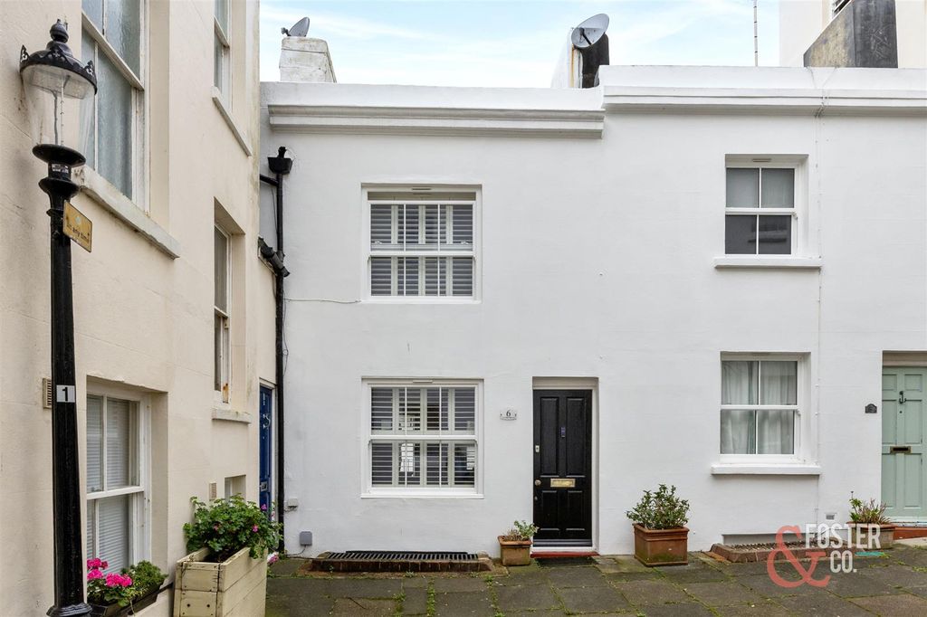 Property photo 1 of 24 Farman Street, 6-026.Jpg