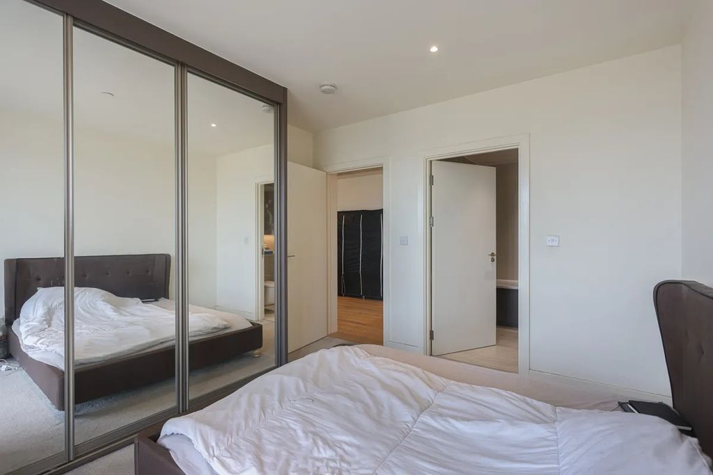 Property photo 3 of 15 Photo 12