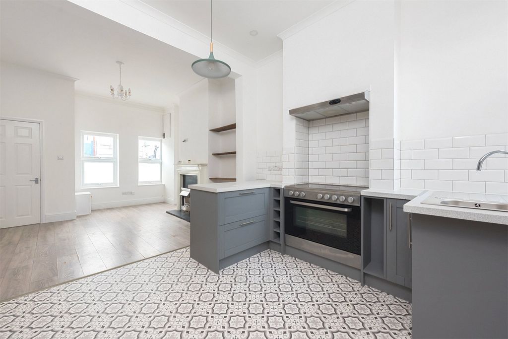 Property photo 2 of 12 Picture No. 01