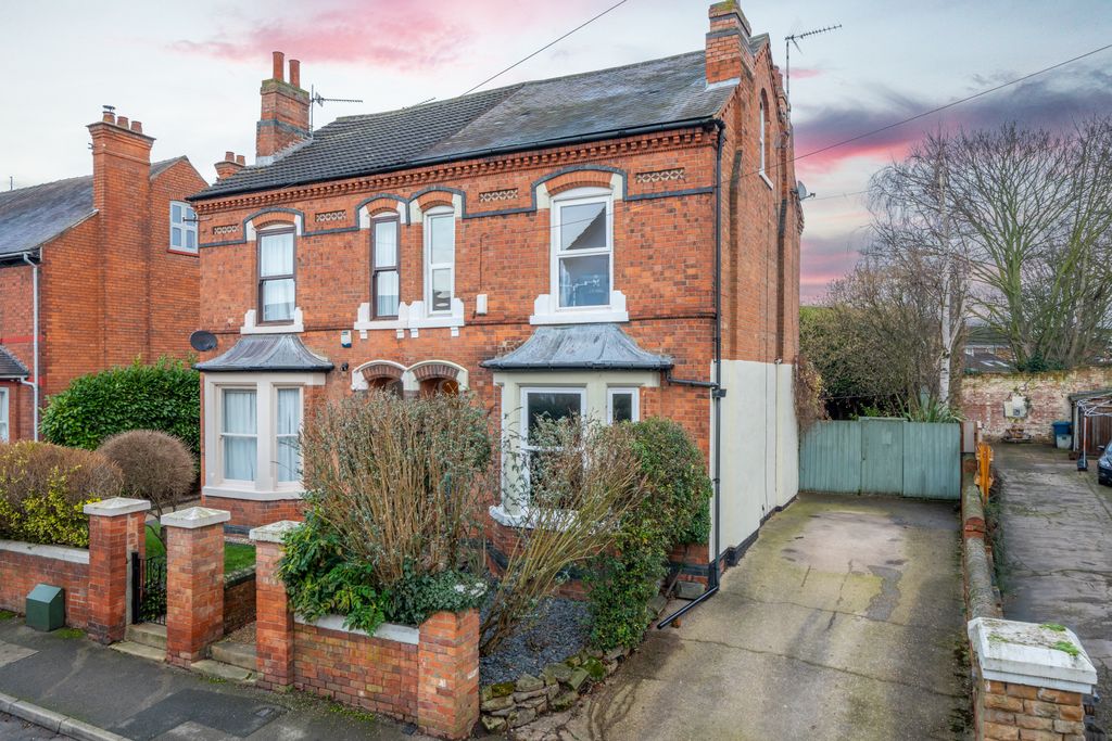 Property photo 1 of 21