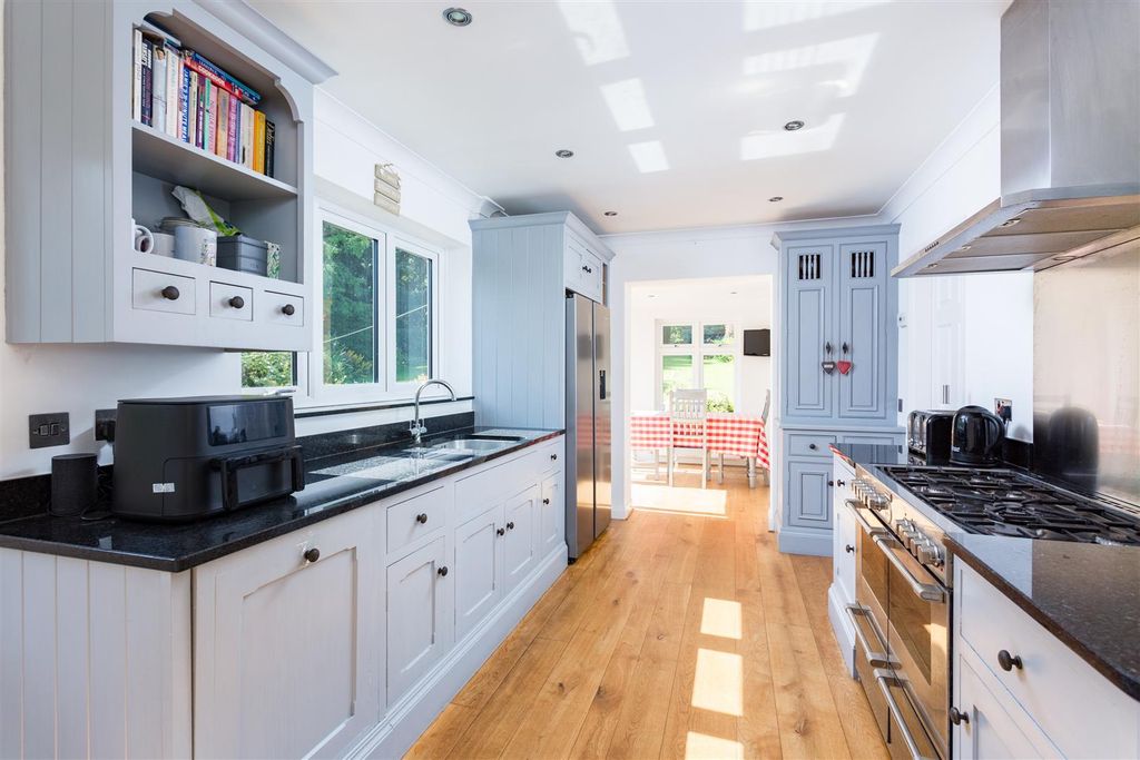 Property photo 3 of 35 5 Creskeld Gardens-28.Jpg