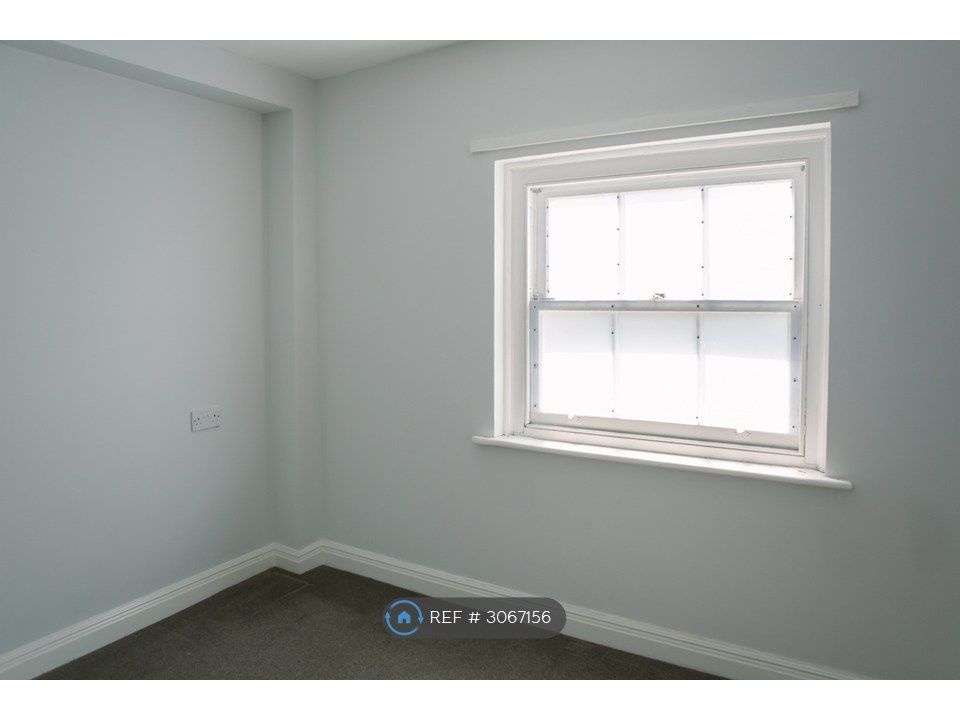 Property photo 3 of 8 Living Room