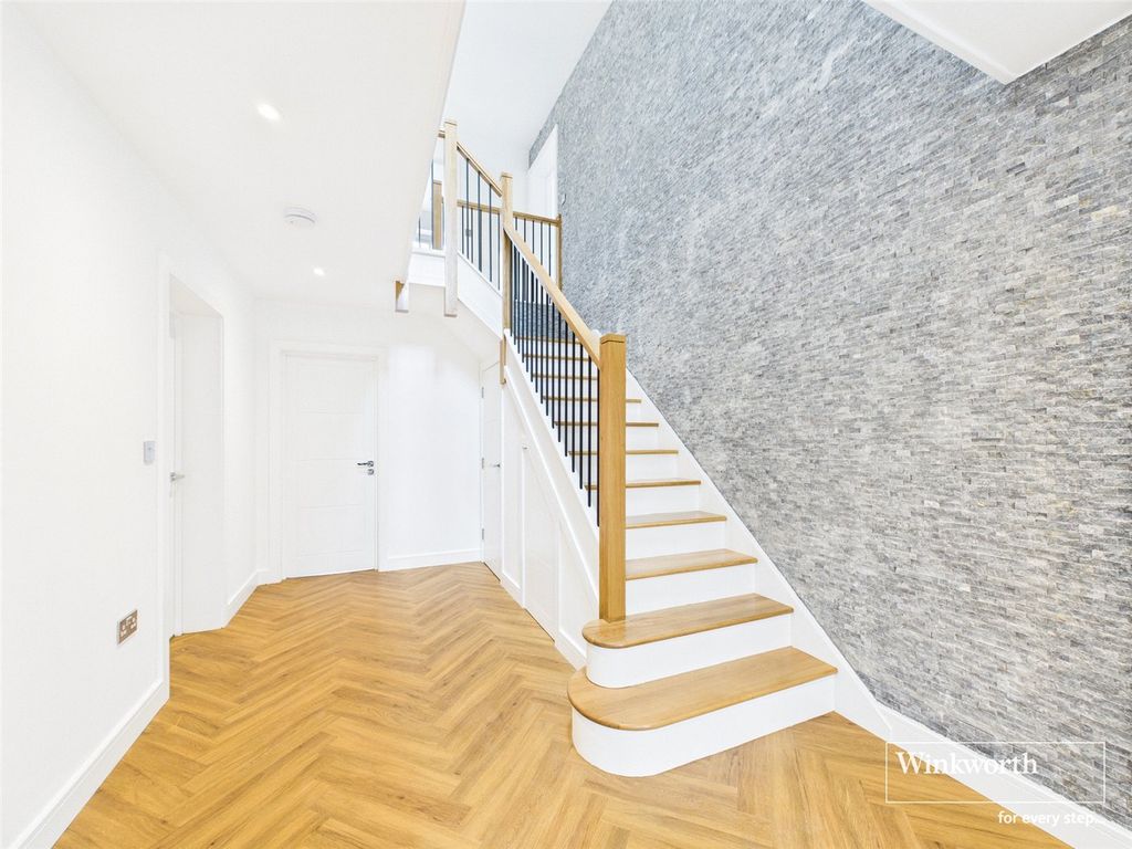 Property photo 2 of 43 Picture No. 04