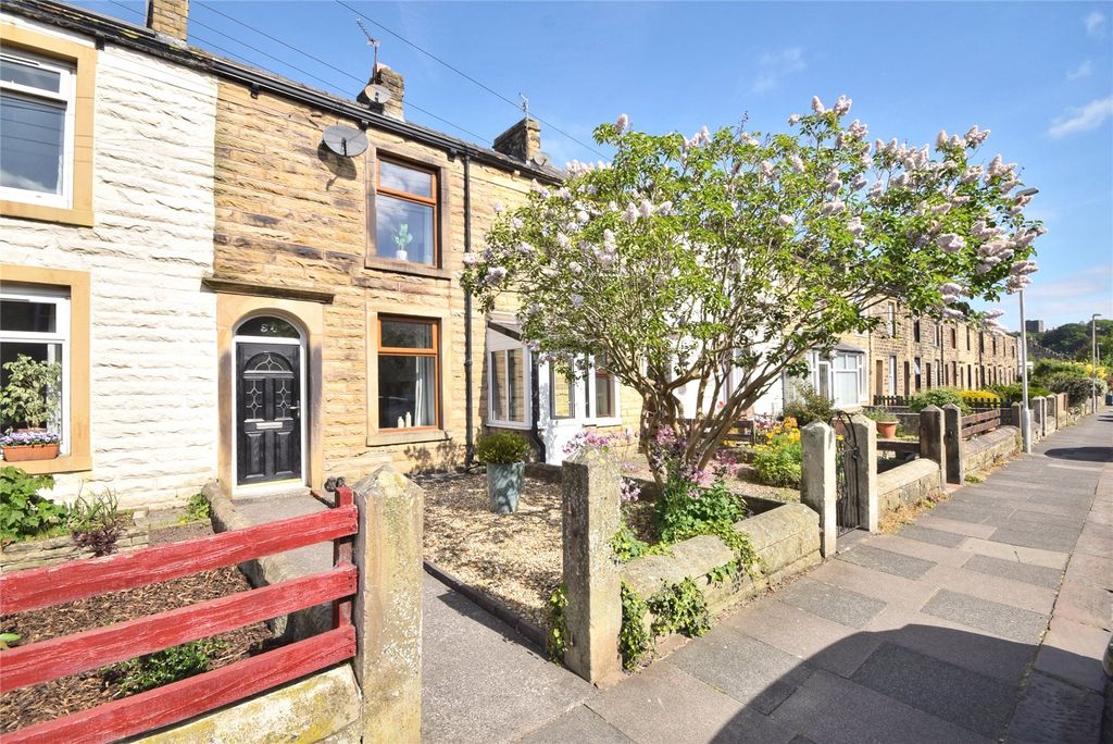 Property photo 1 of 18 External