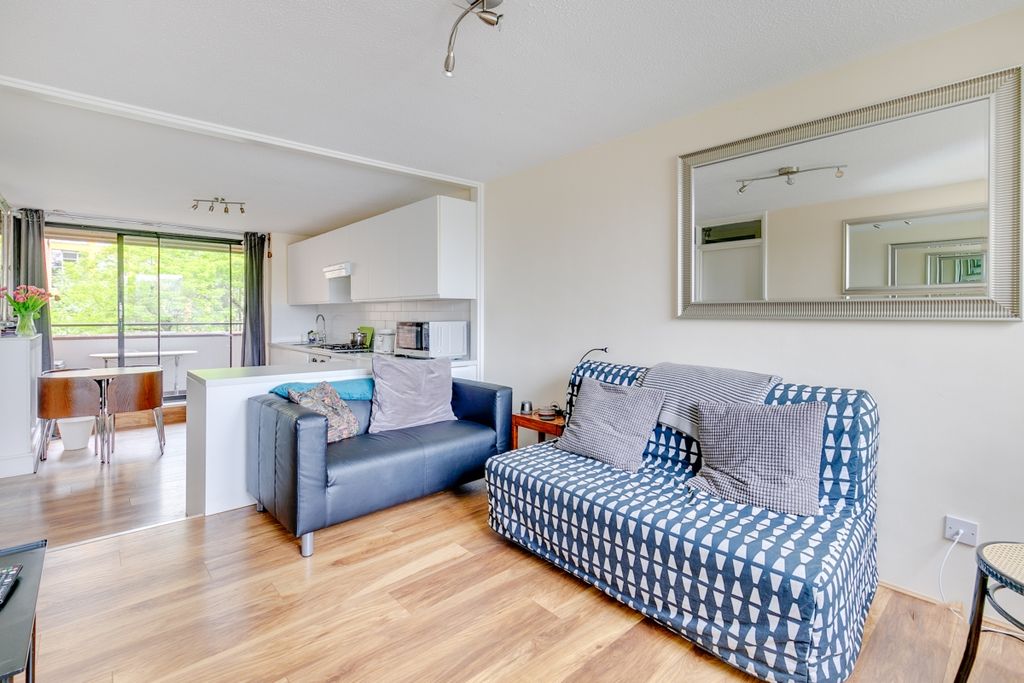 Property photo 3 of 16 Falcon Point