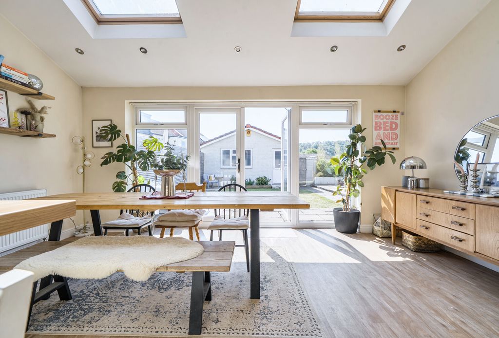 Property photo 1 of 21 1487130-13-6A50Eb...