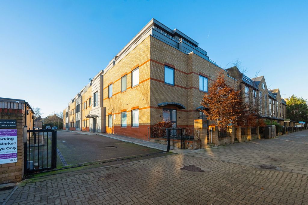 Property photo 3 of 8