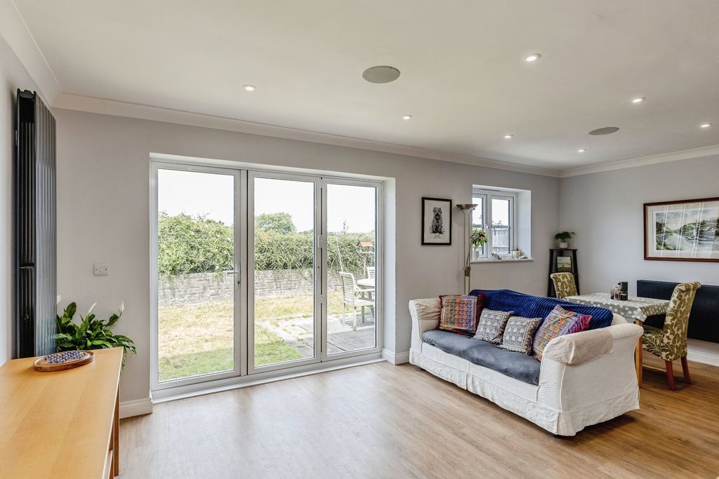 Property photo 2 of 17 Pbox-Img.Jpg