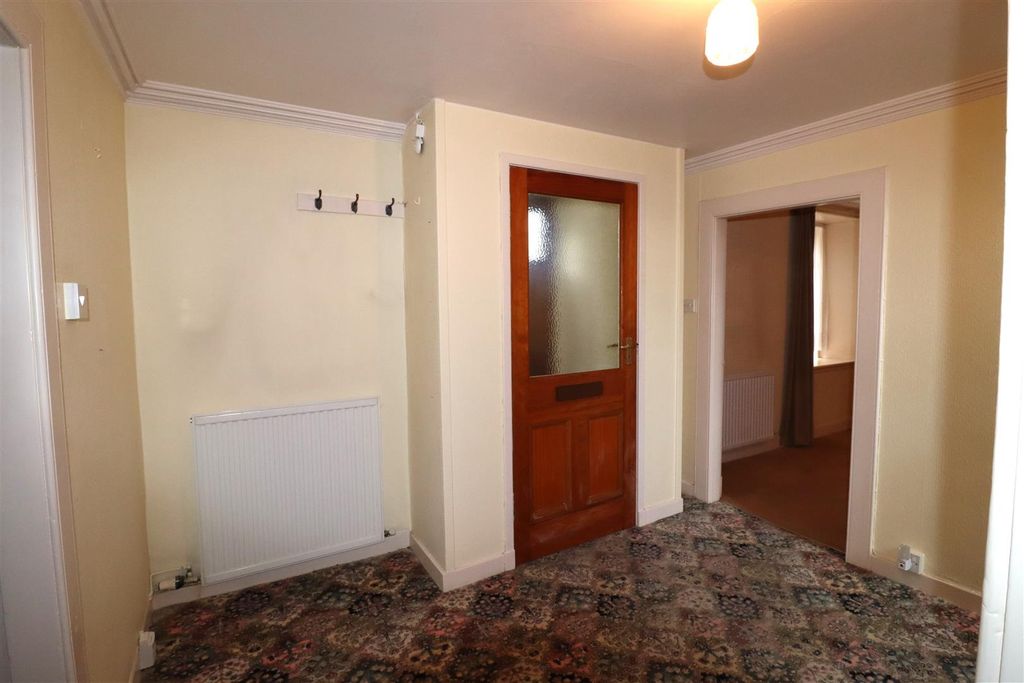 Property photo 2 of 29 Ent Hall (3).Jpg