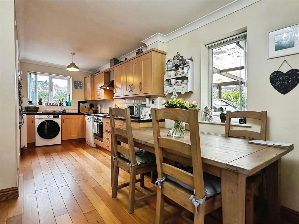 Property photo 2 of 27 Kitchen Diner