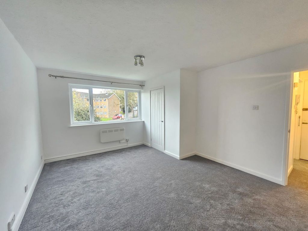 Property photo 2 of 8 Image