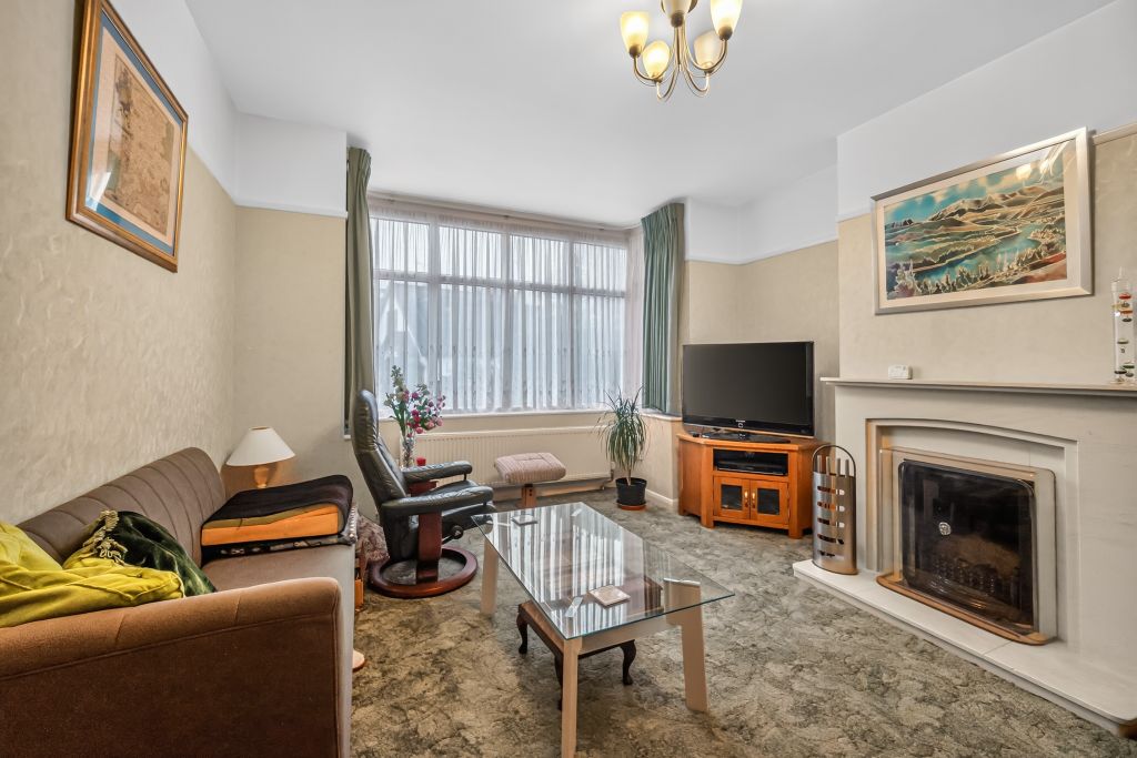 Property photo 2 of 20