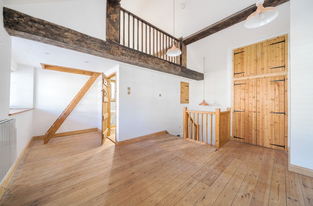 Property photo 3 of 21 Bampton Seddons