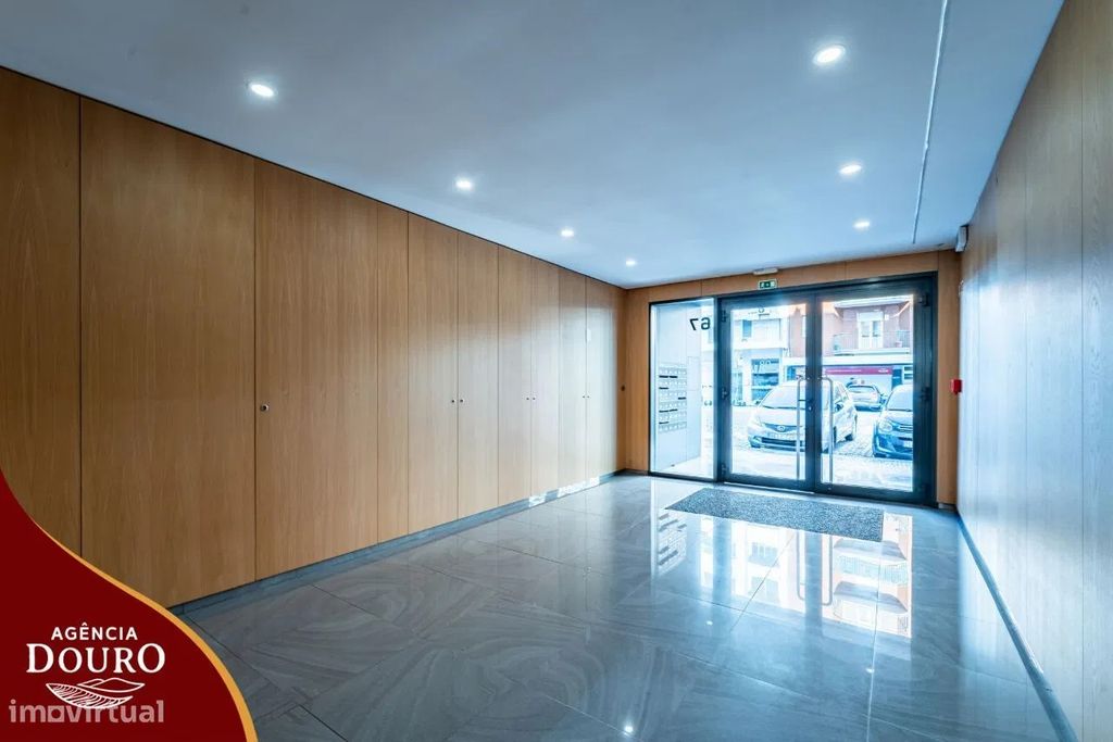 Property photo 2 of 28