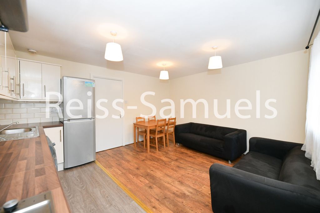 Property photo 3 of 49