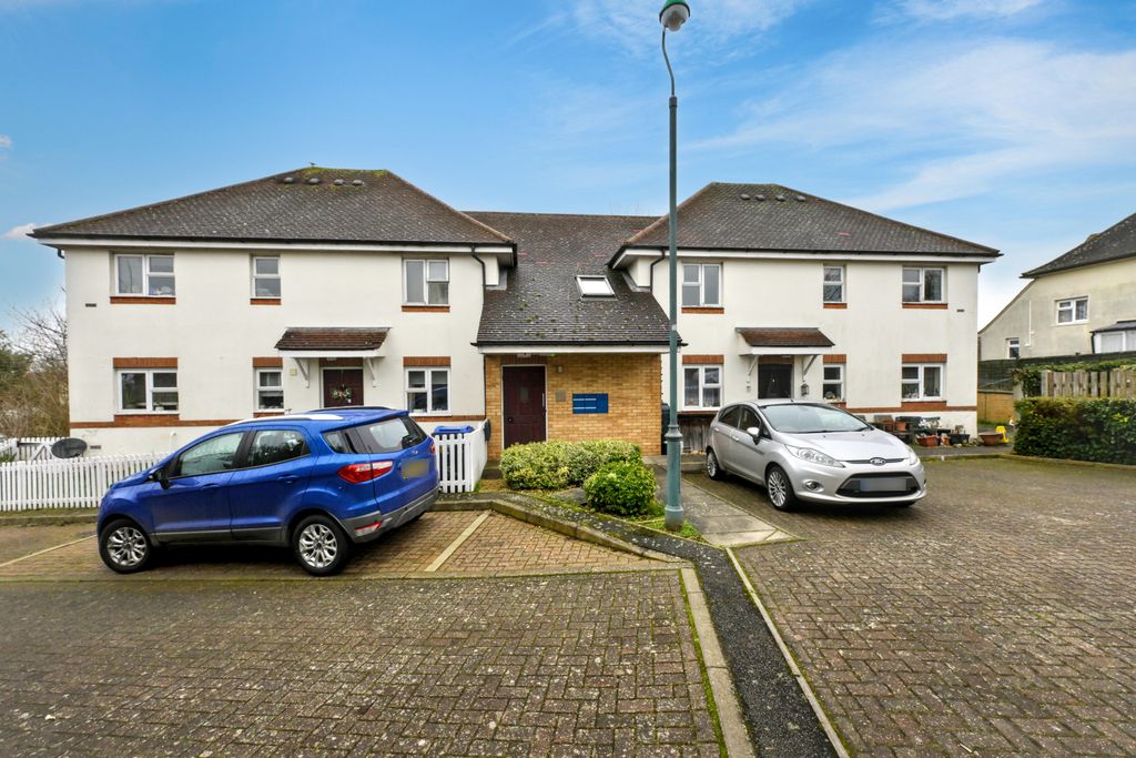 Property photo 1 of 12 5 Walkdens, Station Road, Ashwell, Baldock, Sg7 5Ru