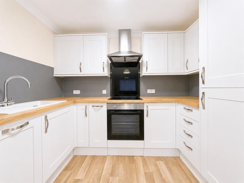 Property photo 2 of 10 4Ed20497-292F-4961-A653-Fdc9c6279c49.Png