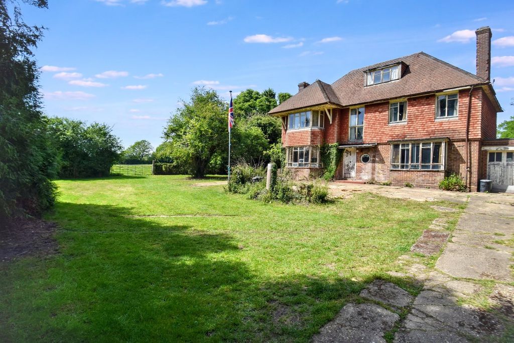 Property photo 2 of 25