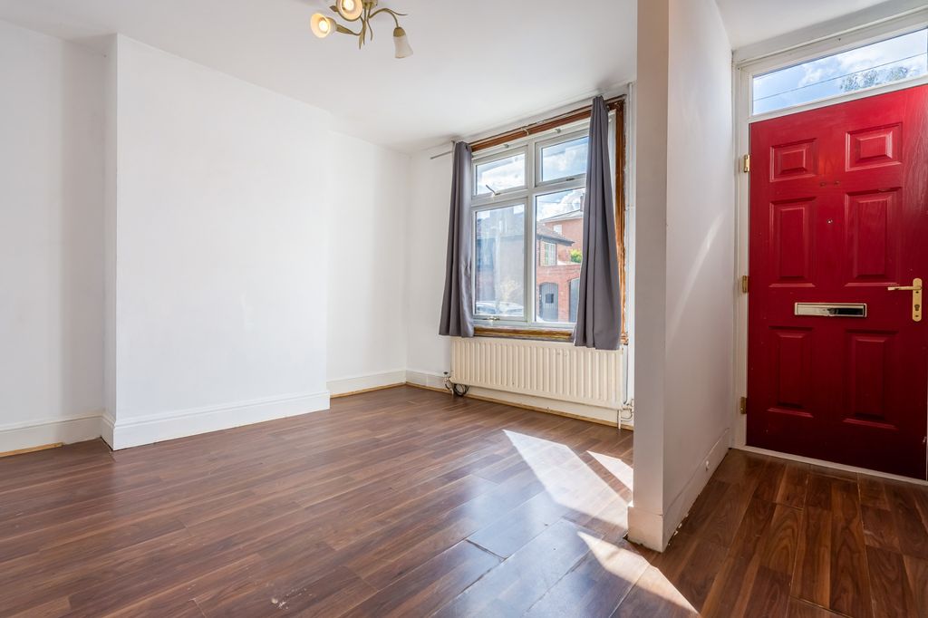 Property photo 2 of 17